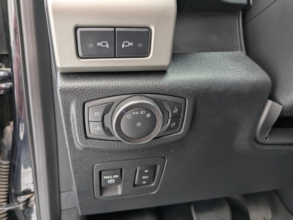 Used 2020 Ford F-150 Lariat Truck