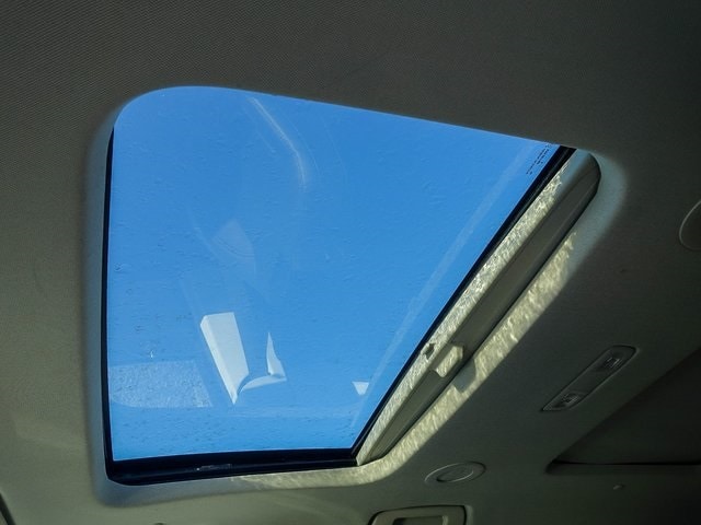 Used 2019 Chevrolet Traverse 3LT with VIN 1GNEVHKW6KJ205916 for sale in De Motte, IN