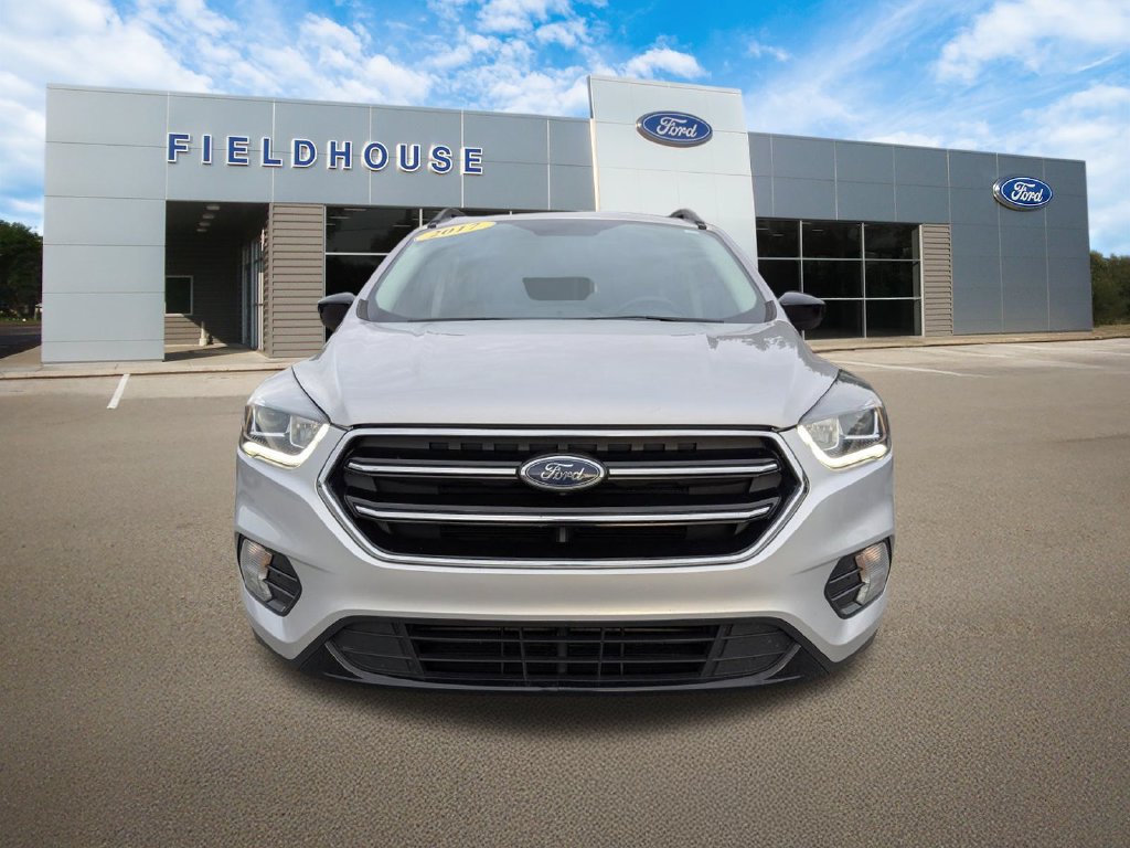Used 2017 Ford Escape SE with VIN 1FMCU9G97HUB27032 for sale in De Motte, IN