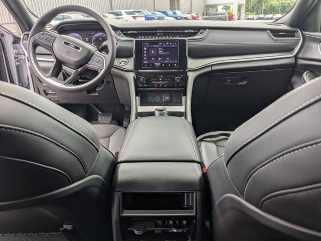 Used 2025 Jeep Grand Cherokee Altitude X SUV