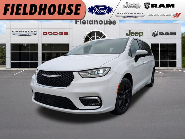 2023 Chrysler Pacifica Touring L's photo