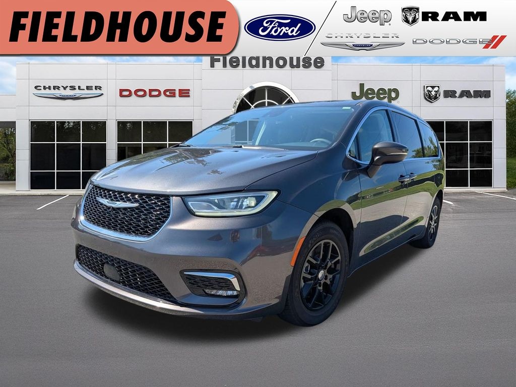 Used 2024 Chrysler Pacifica Touring L Minivan/Van