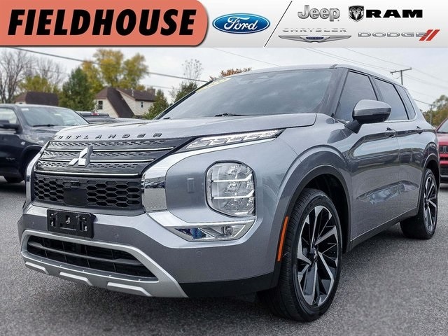 2022 Mitsubishi Outlander SE's photo