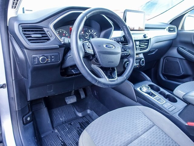 2022 Ford Escape SE photo 2