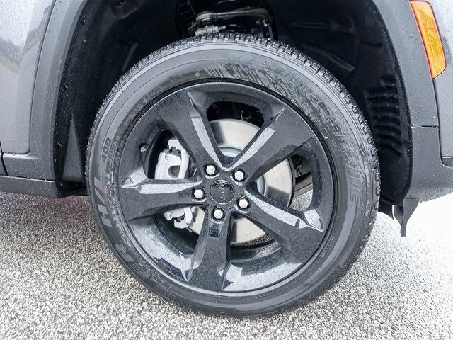 2025 Jeep Grand Cherokee Altitude photo 3