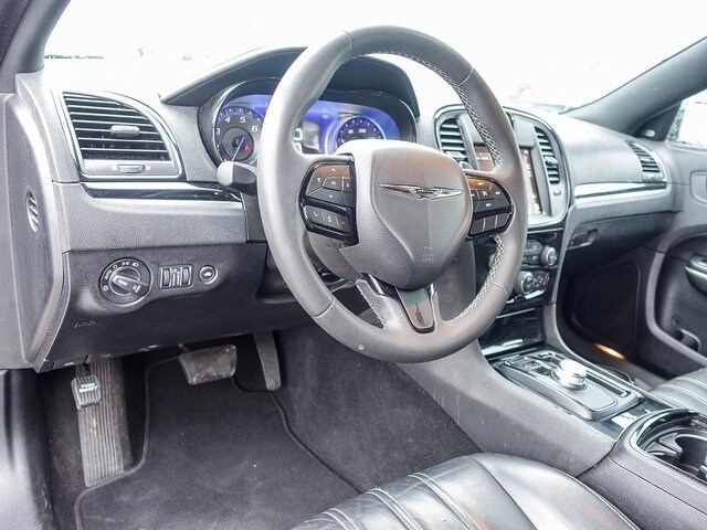 2023 Chrysler 300 S photo 2