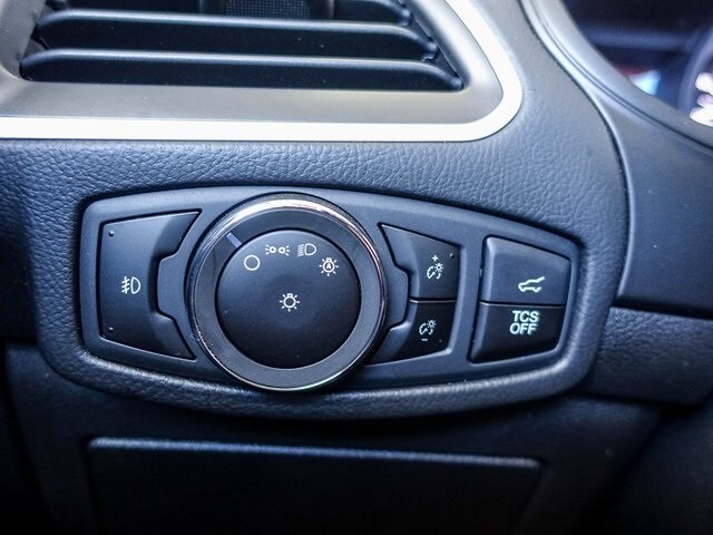 2023 Ford Edge SEL photo 3