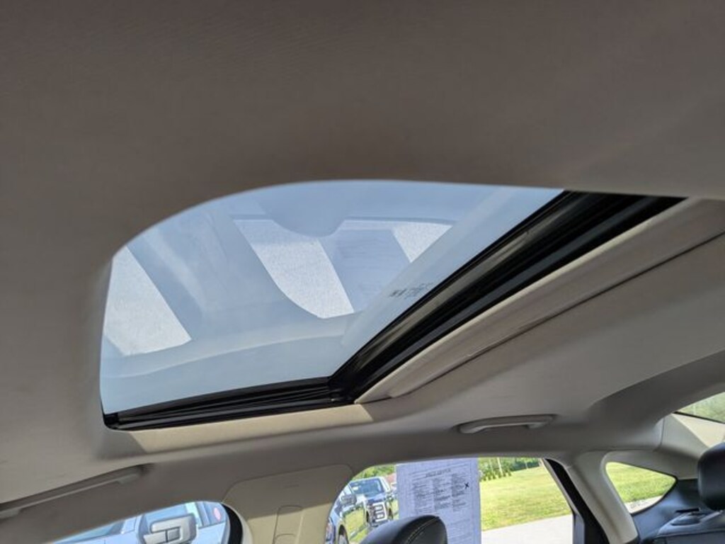 Used 2017 Ford Fusion SE Sedan