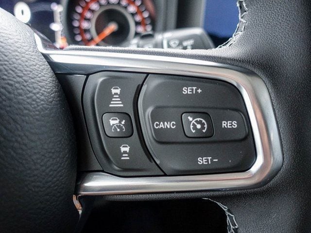 2025 Jeep Wrangler 4-Door Sahara - Photo 23