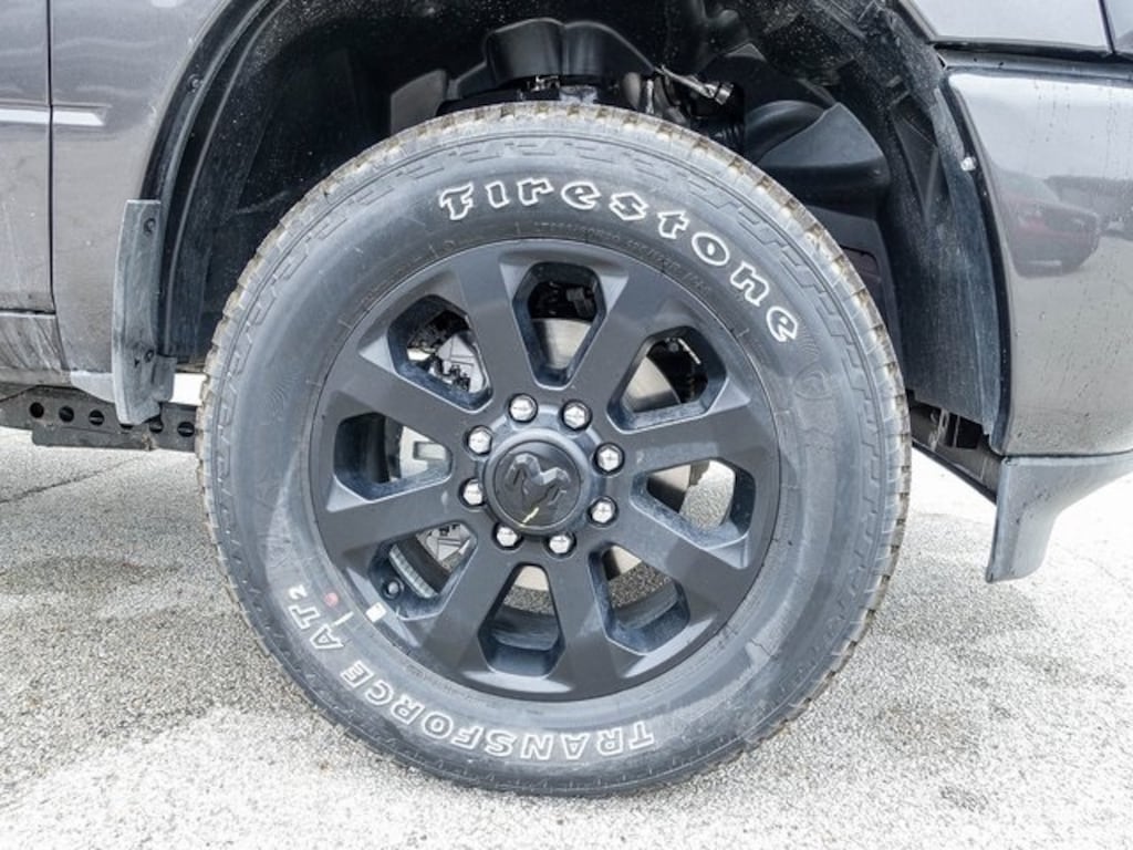 New 2025 Ram 2500 BIG HORN CREW CAB 4X4 6'4 BOX Pickup