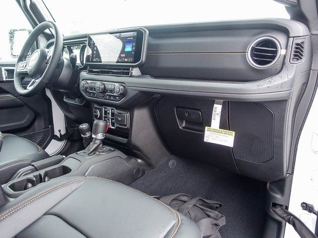 2025 Jeep Wrangler 4-Door Sahara - Photo 8