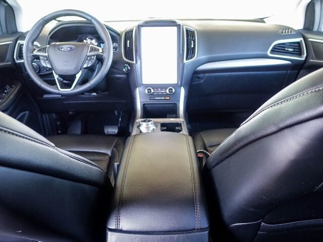 2023 Ford Edge SEL photo 4