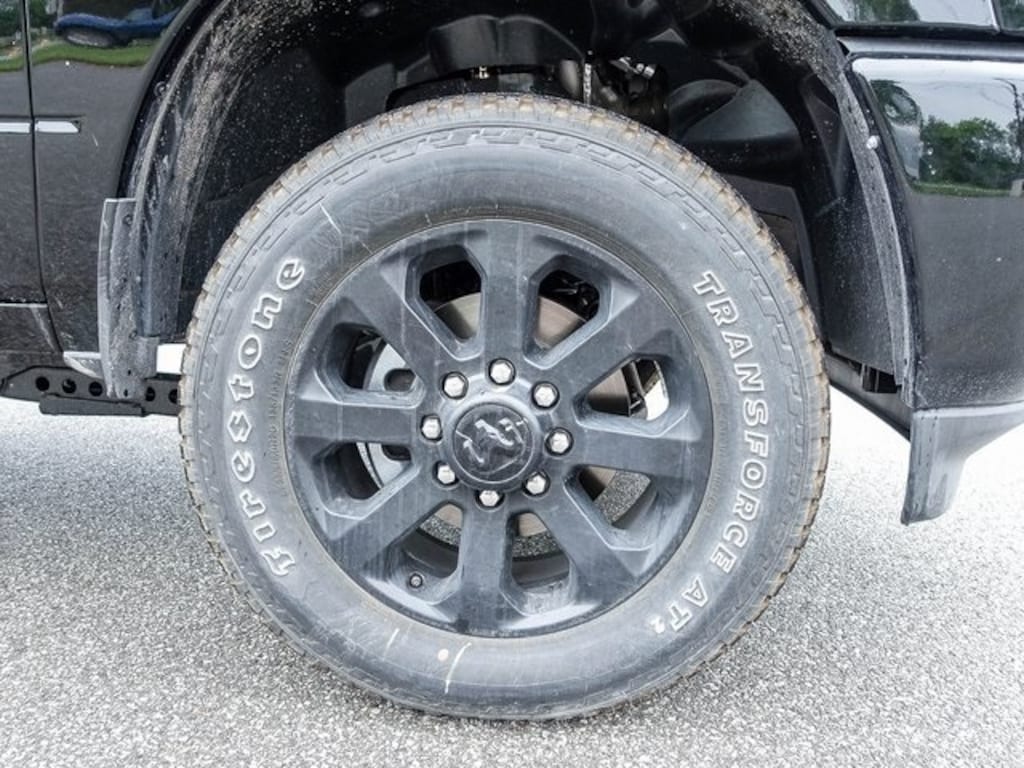 New 2025 Ram 2500 BIG HORN CREW CAB 4X4 6'4 BOX Pickup