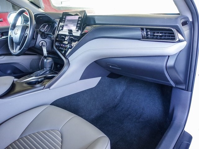 2023 Toyota Camry SE photo 4