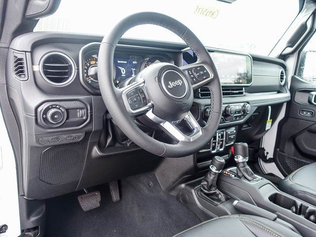 2025 Jeep Wrangler 4-Door Sahara - Photo 19