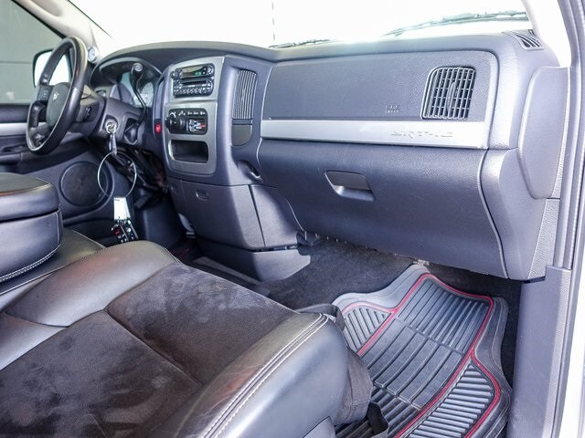 2005 Dodge Ram photo 4