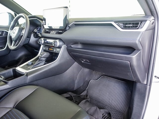 2024 Toyota RAV4 Hybrid XSE photo 2