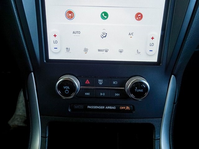2023 Ford Edge SEL photo 3