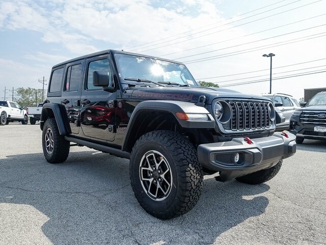 2025 Jeep Wrangler Rubicon photo 3