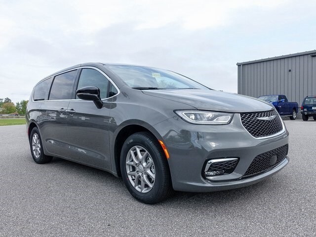 2025 Chrysler Pacifica photo 3