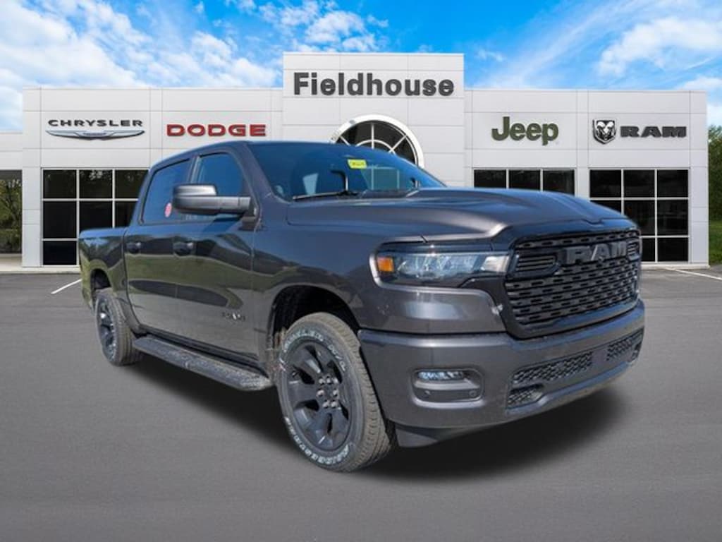 New 2026 Ram 1500 EXPRESS CREW CAB 4X4 5'7 BOX Pickup