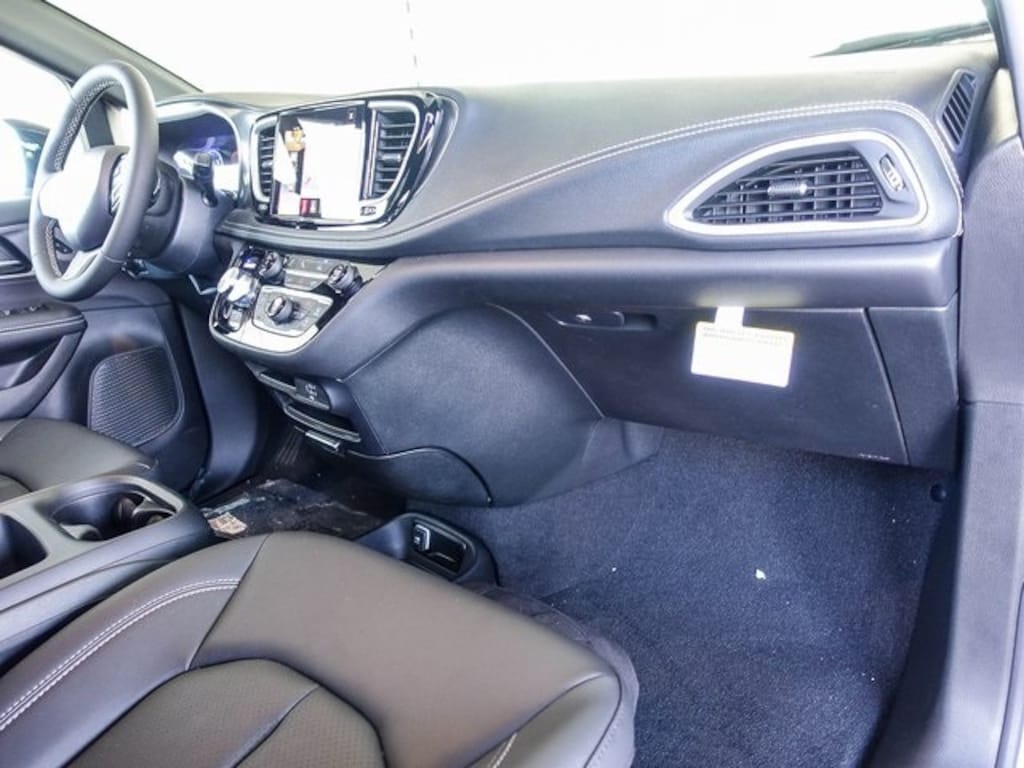 New 2026 Chrysler Pacifica SELECT Passenger Van