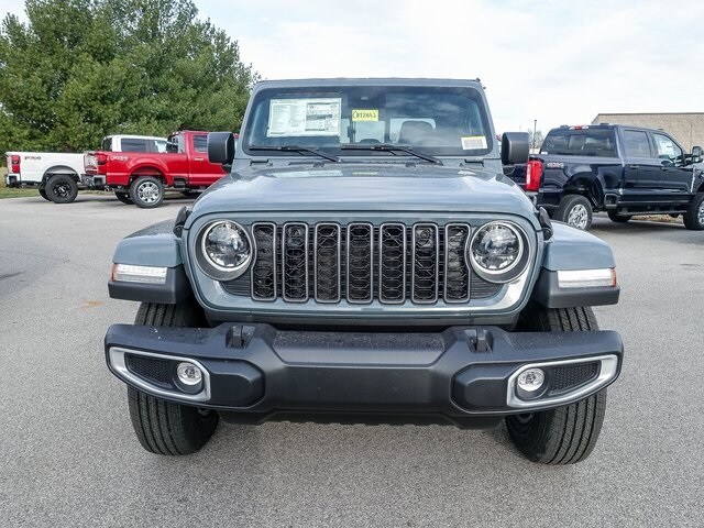 2025 Jeep Gladiator Sport S photo 3