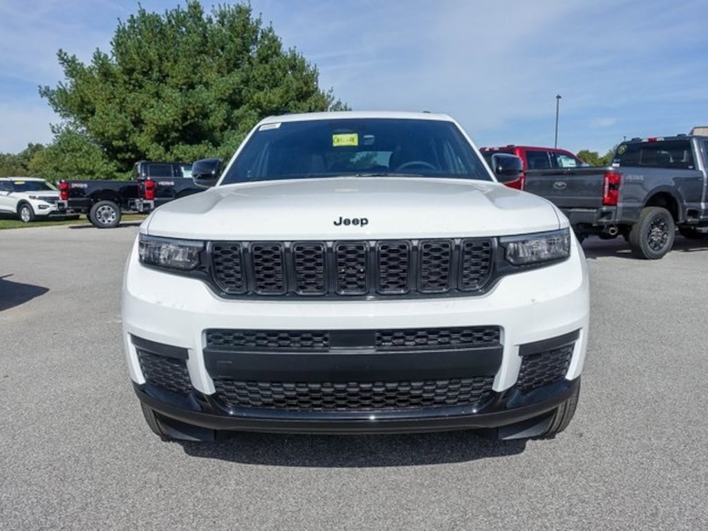 New 2025 Jeep Grand Cherokee L ALTITUDE X 4X4 Sport Utility