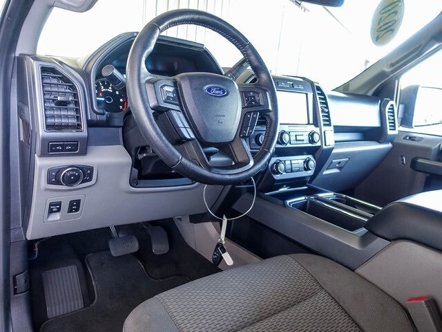 2020 Ford F-150 XLT photo 2