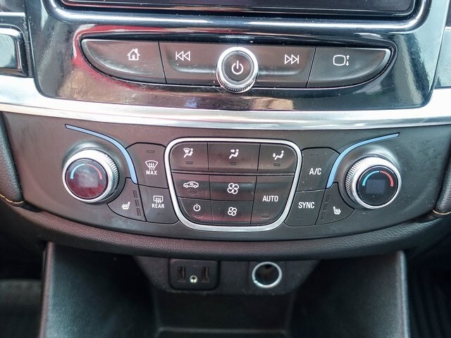 2020 Chevrolet Traverse 1LT photo 3