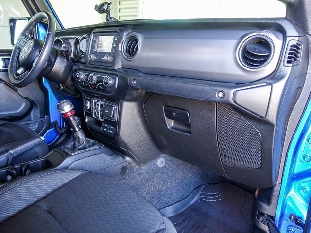 2021 Jeep Gladiator Willys photo 4