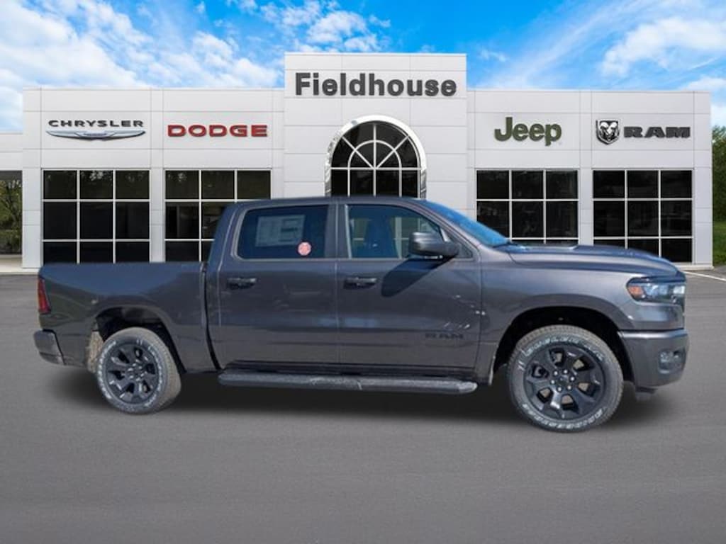 New 2026 Ram 1500 EXPRESS CREW CAB 4X4 5'7 BOX Pickup