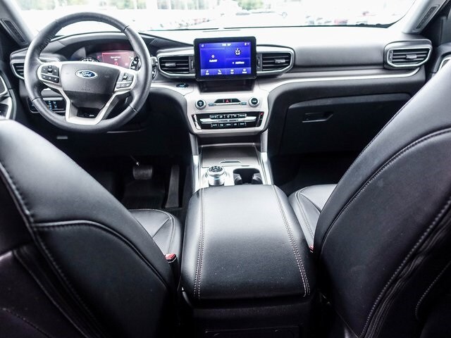 2023 Ford Explorer XLT photo 4