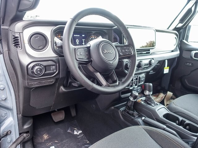 2025 Jeep Gladiator Sport S photo 2