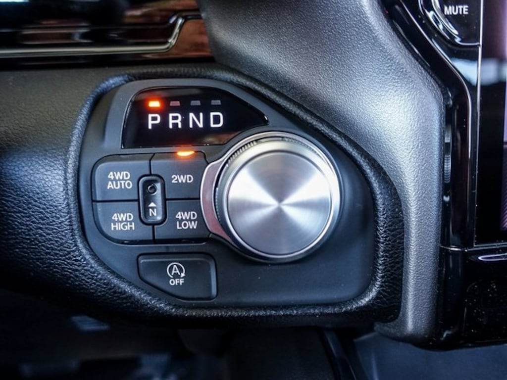 New 2026 Ram 1500 LARAMIE CREW CAB 4X4 5'7 BOX Pickup