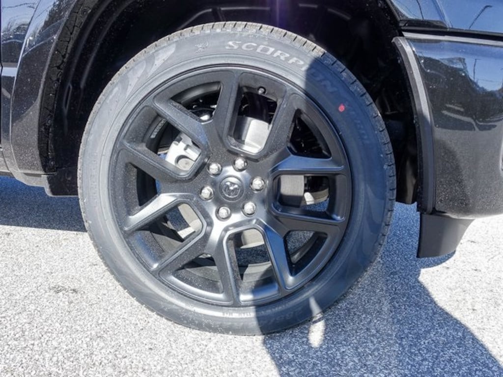 New 2026 Ram 1500 LARAMIE CREW CAB 4X4 5'7 BOX Pickup