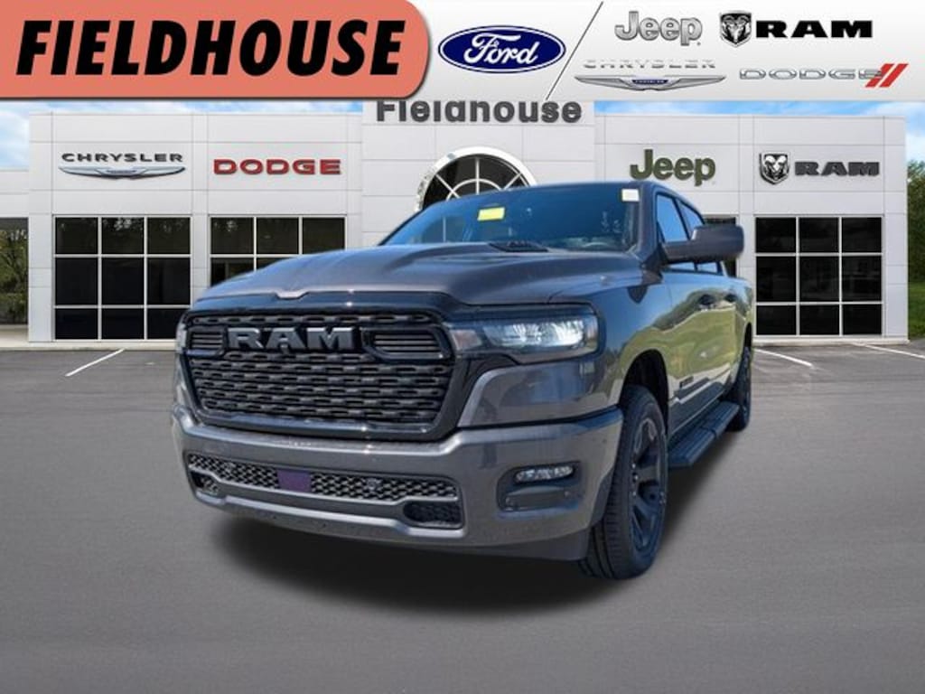 New 2026 Ram 1500 EXPRESS CREW CAB 4X4 5'7 BOX Pickup