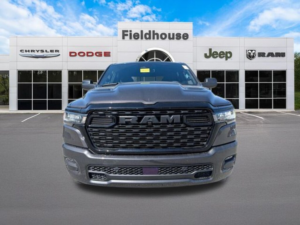 New 2026 Ram 1500 EXPRESS CREW CAB 4X4 5'7 BOX Pickup