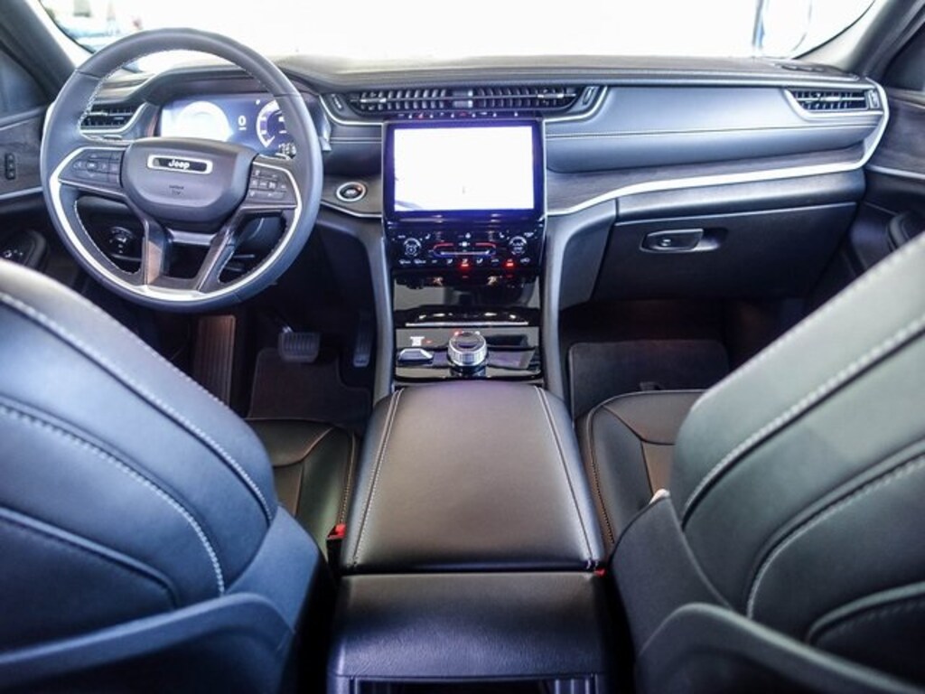 Used 2024 Jeep Grand Cherokee Limited SUV