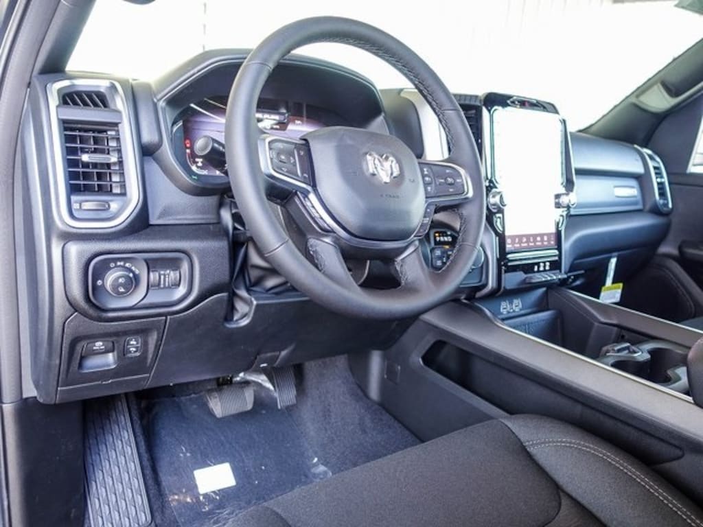 New 2026 Ram 1500 BIG HORN CREW CAB 4X4 5'7 BOX Pickup