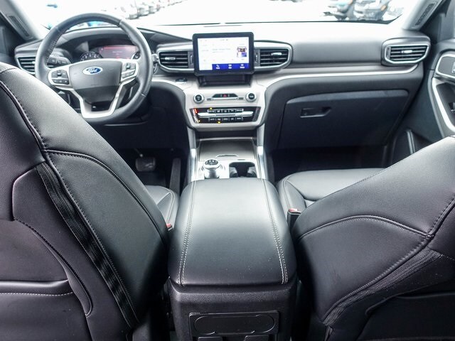 2023 Ford Explorer XLT photo 4