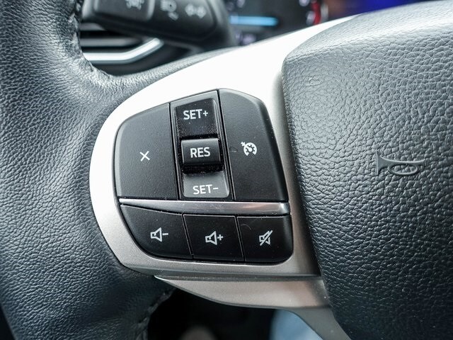 2023 Ford Explorer XLT photo 3