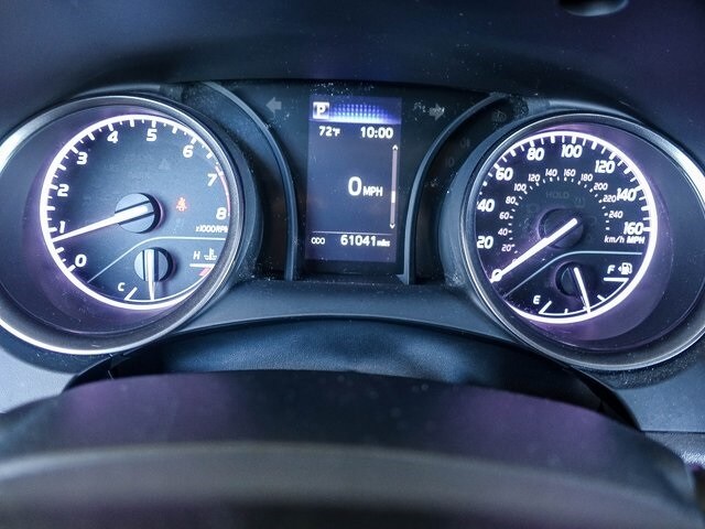 2023 Toyota Camry SE photo 3