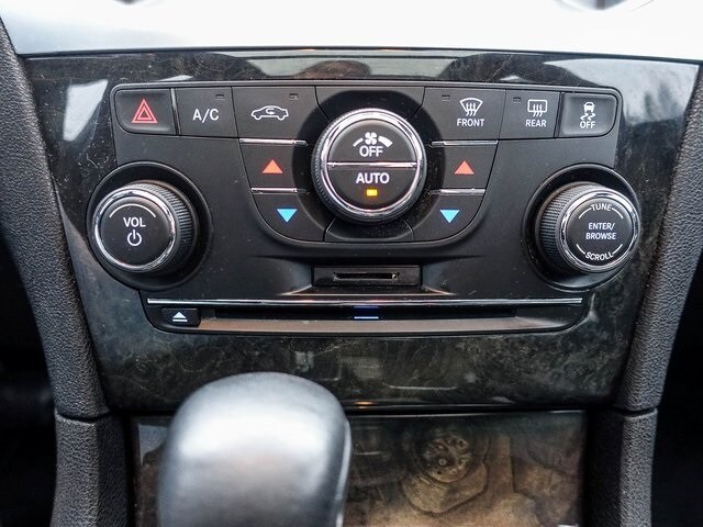 2011 Chrysler 300 C Base photo 3