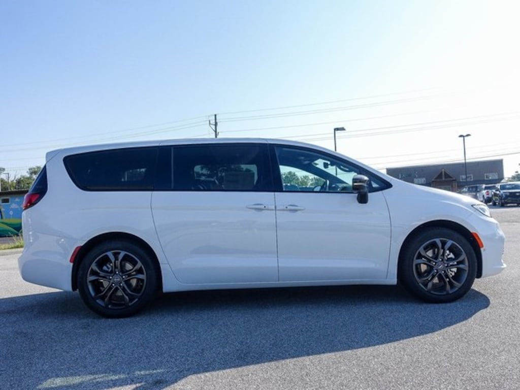 New 2026 Chrysler Pacifica SELECT Passenger Van