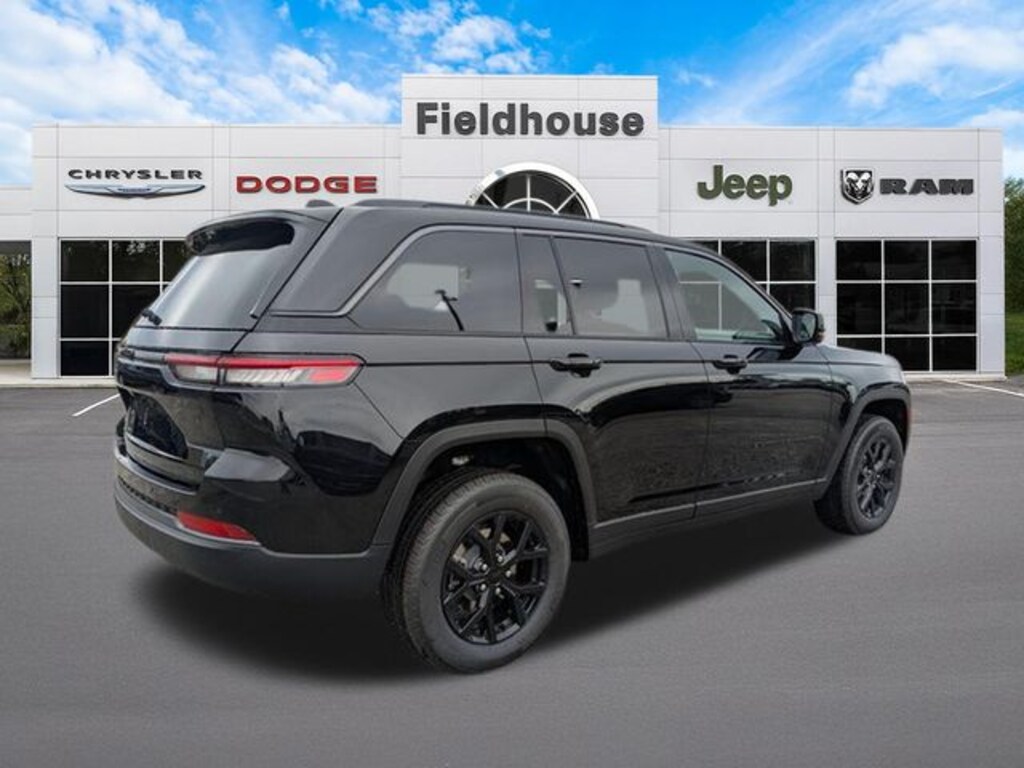 New 2026 Jeep Grand Cherokee LAREDO ALTITUDE 4X4 Sport Utility