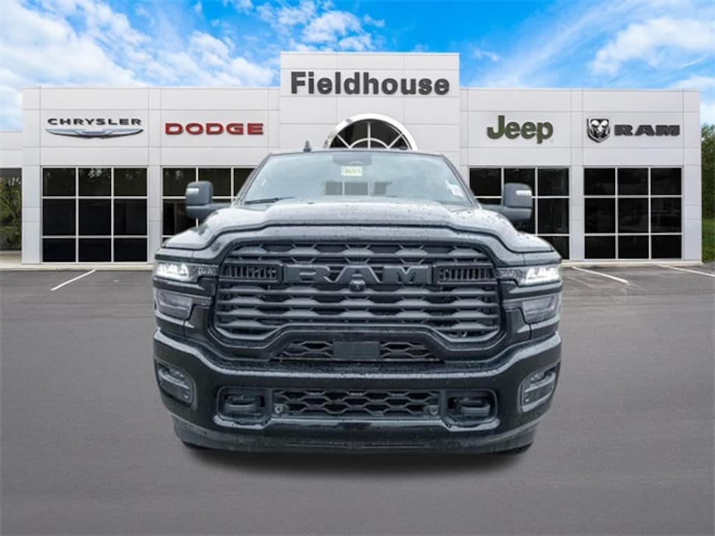 New 2025 Ram 2500 BIG HORN CREW CAB 4X4 6'4 BOX Pickup