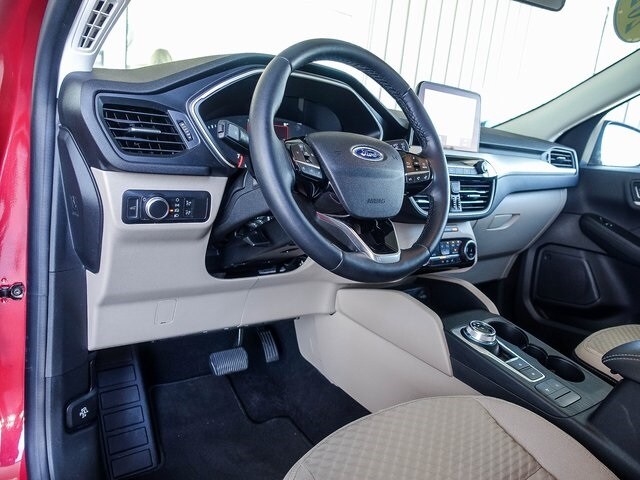 2022 Ford Escape SE photo 2