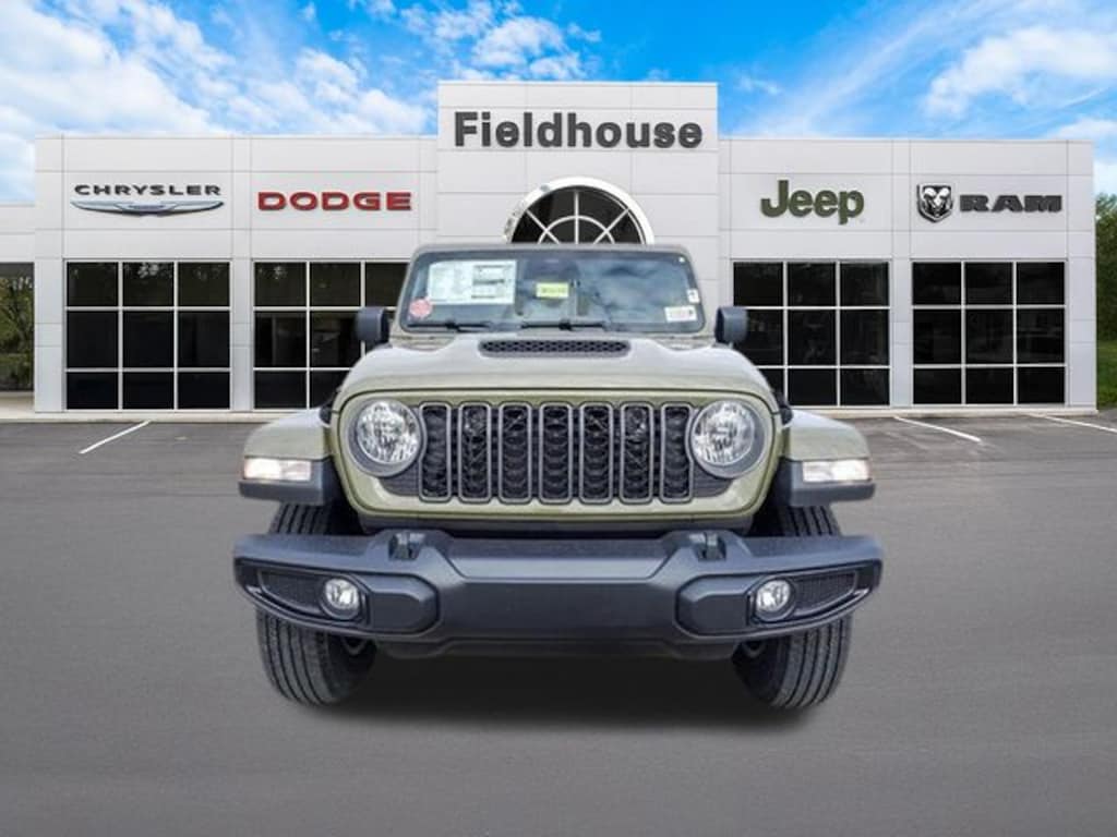 New 2026 Jeep Gladiator SPORT S 4X4 Pickup