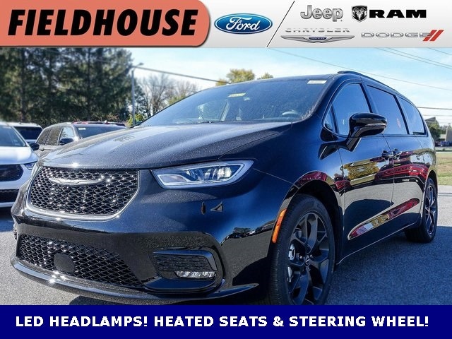 2026 Chrysler Pacifica Select's photo